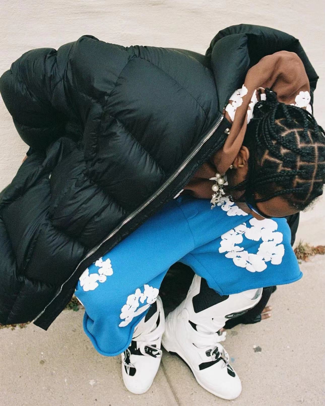 هودي باللونين الوردي والأزرق