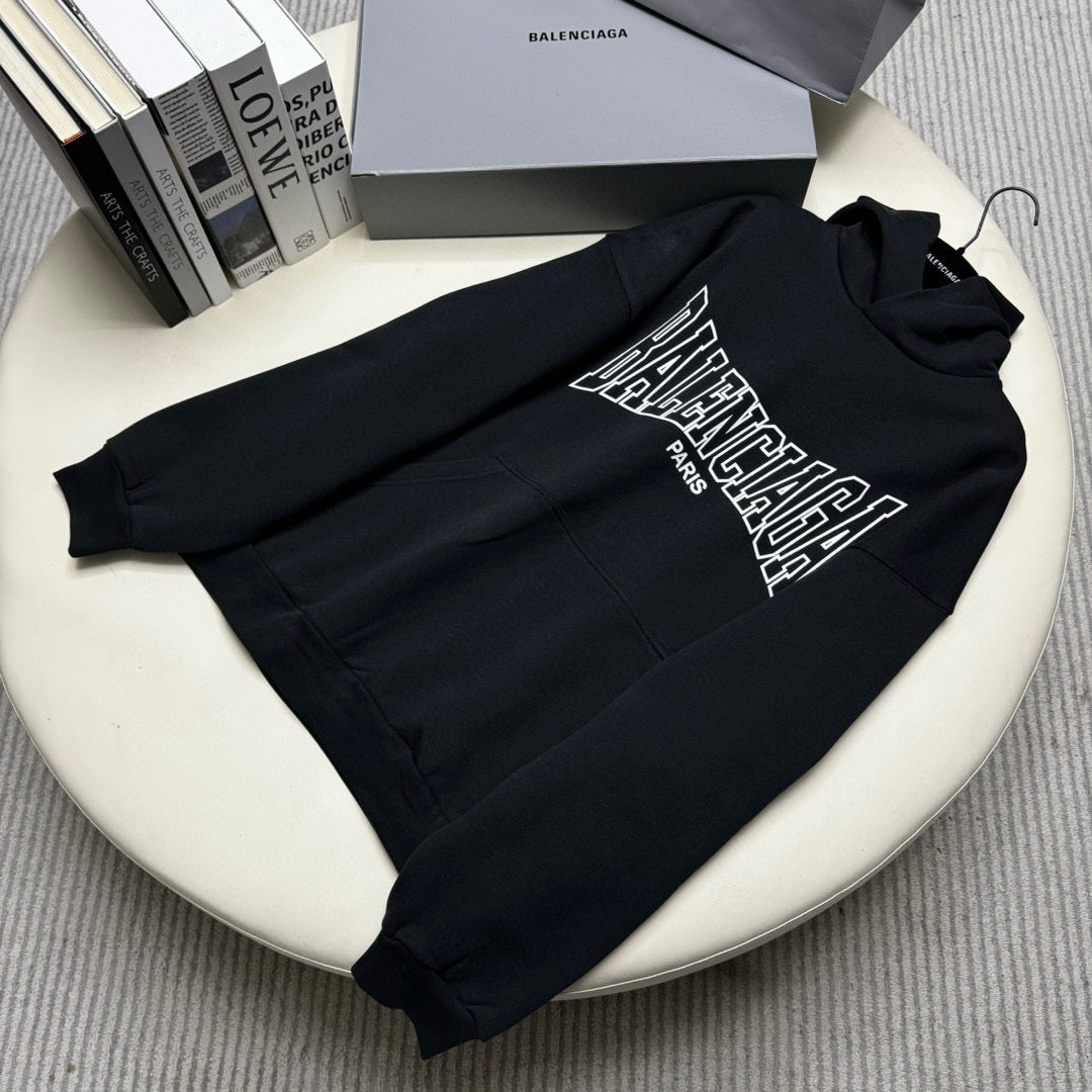 Schwarzer Hoodie