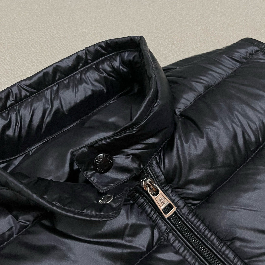 Black Vest - FashionHype.xyz