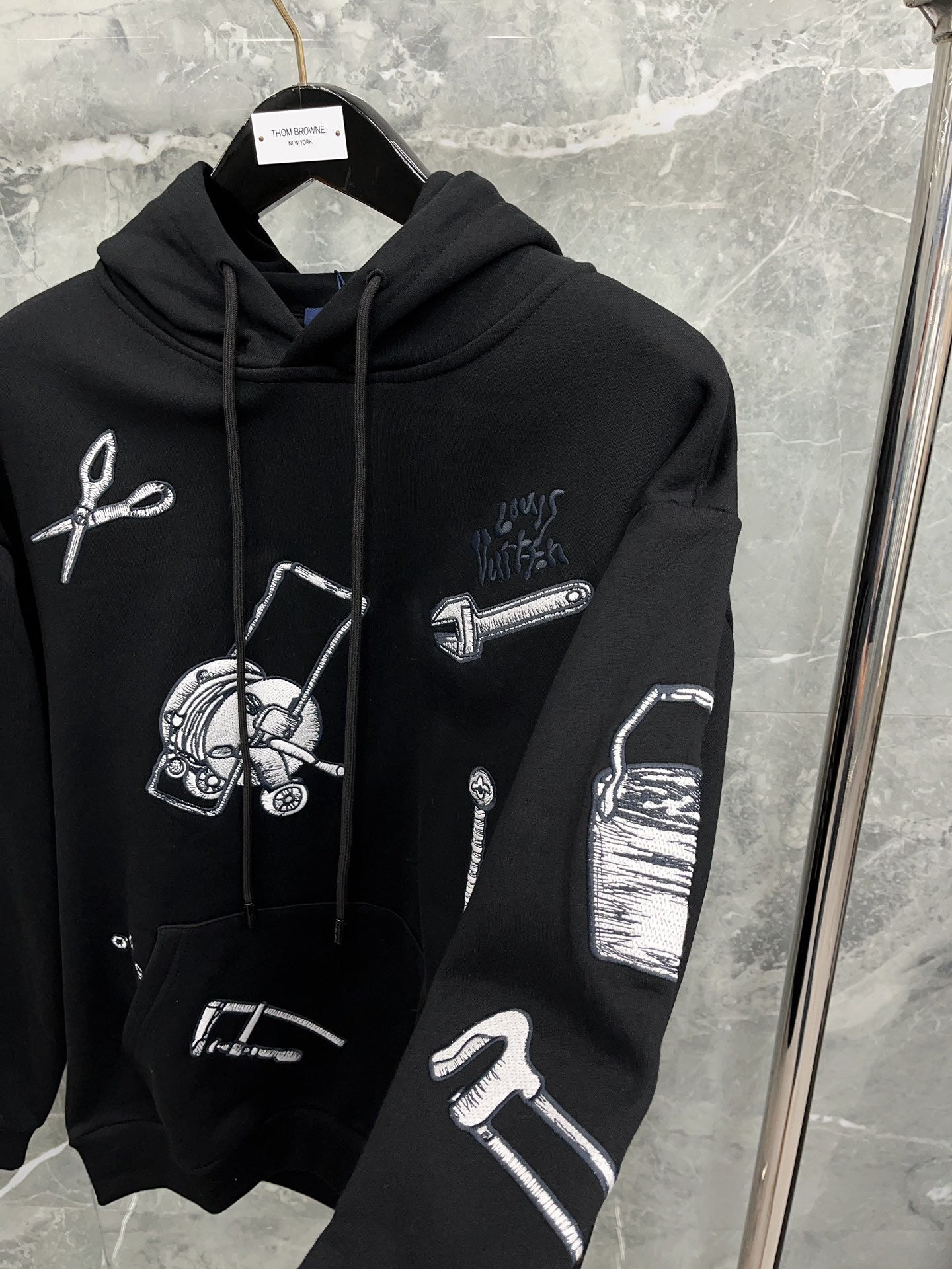 Schwarzer Hoodie