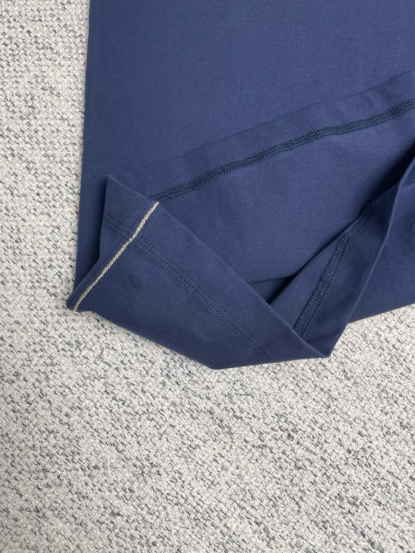 Mehrfarbiges T-Shirt