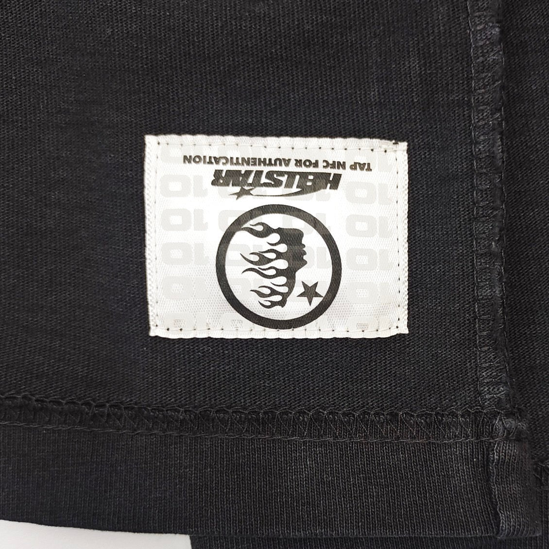 Dunkelschwarzes T-Shirt