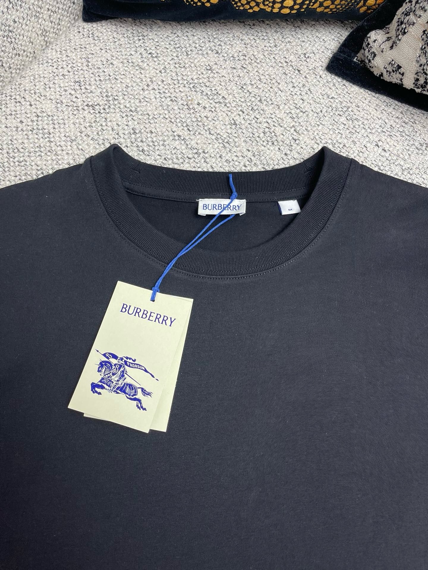 Mehrfarbiges T-Shirt