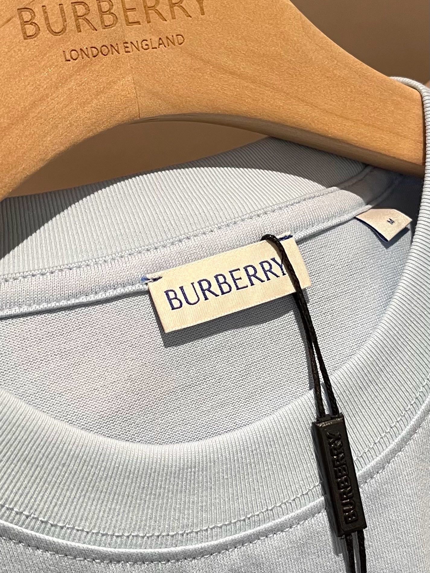 Mehrfarbiges T-Shirt