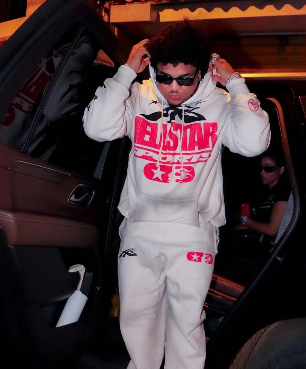 Dunkelweißer Hoodie