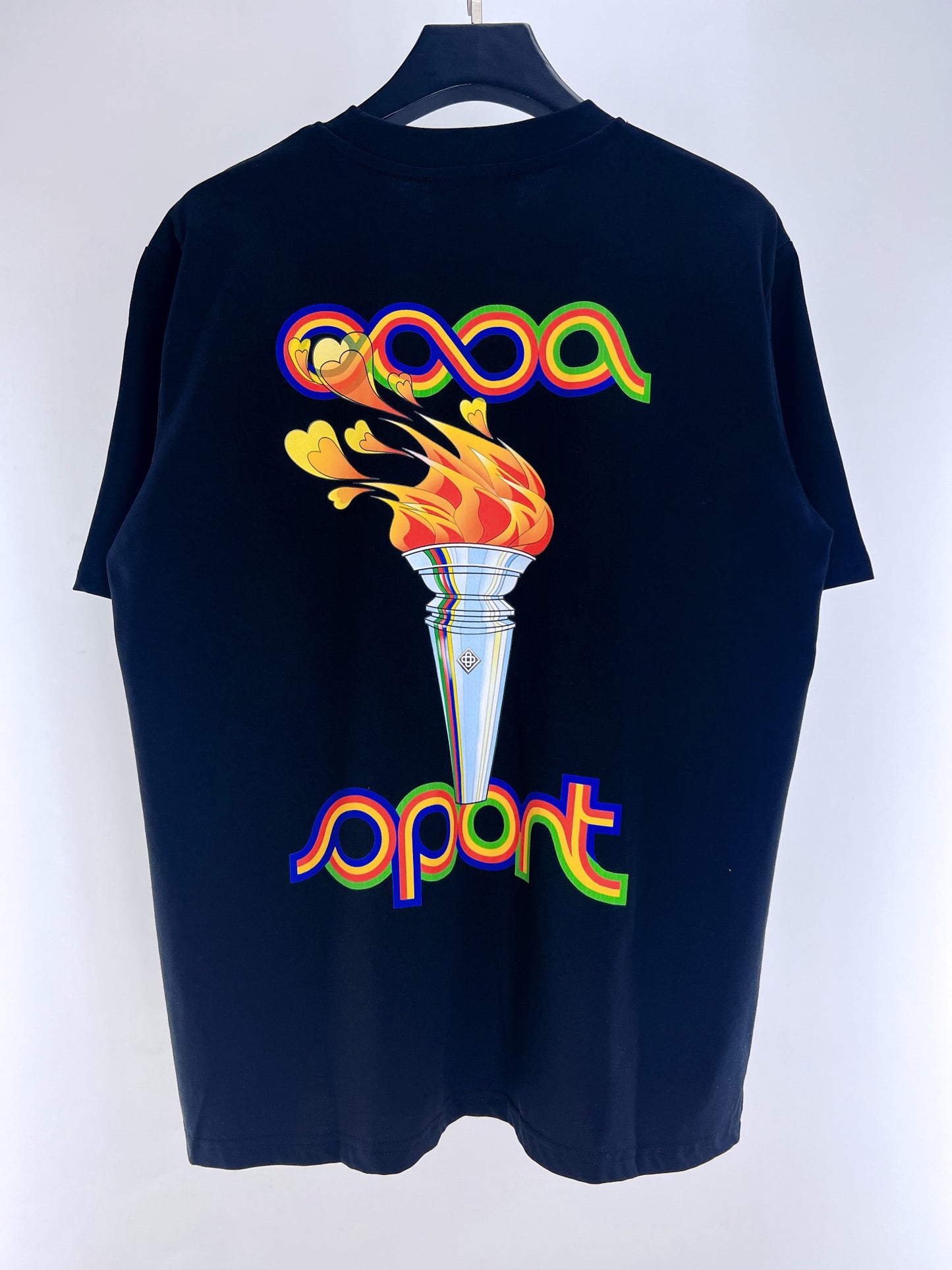 Camiseta azul y blanca