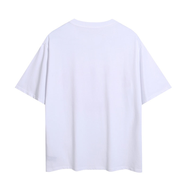 Himmelblaues und schwarzes T-Shirt