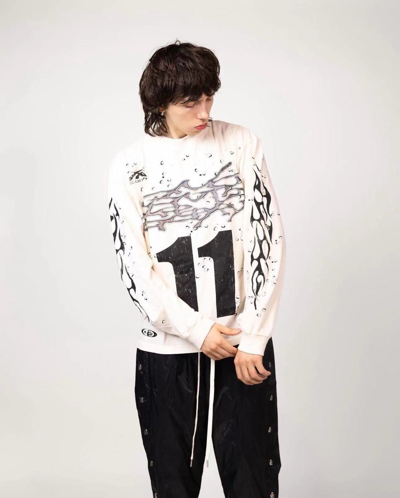 Weiß-schwarzes Trikot