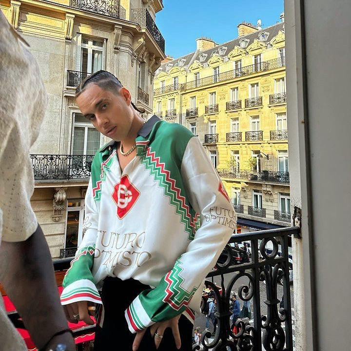 قميص متعدد الألوان