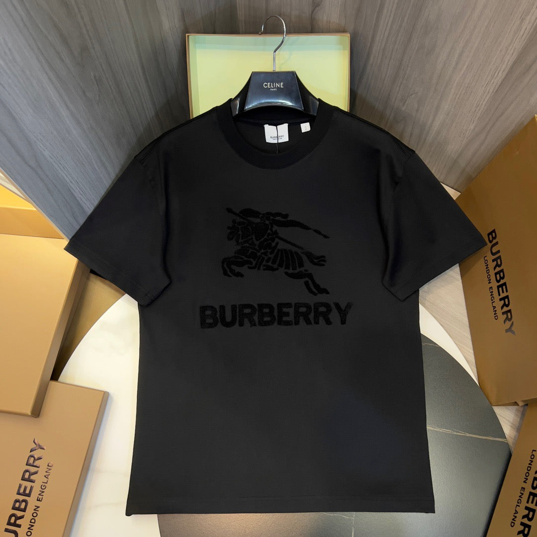 Black and White T-shirt - FashionHype.xyz