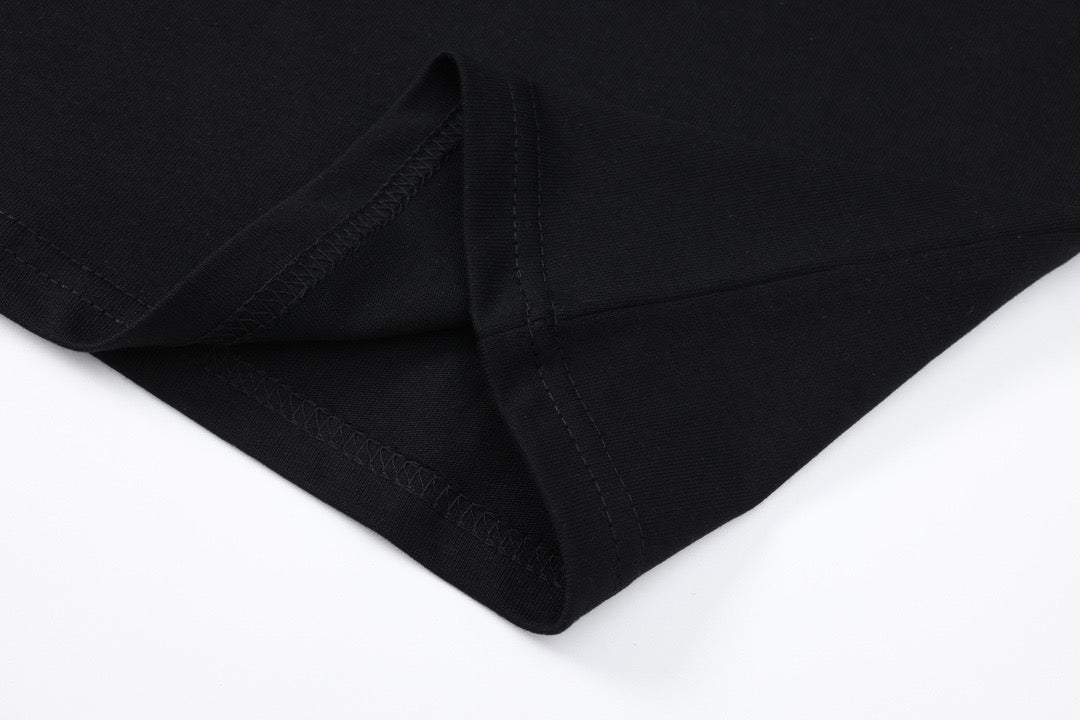 Black T-shirt - FashionHype.xyz