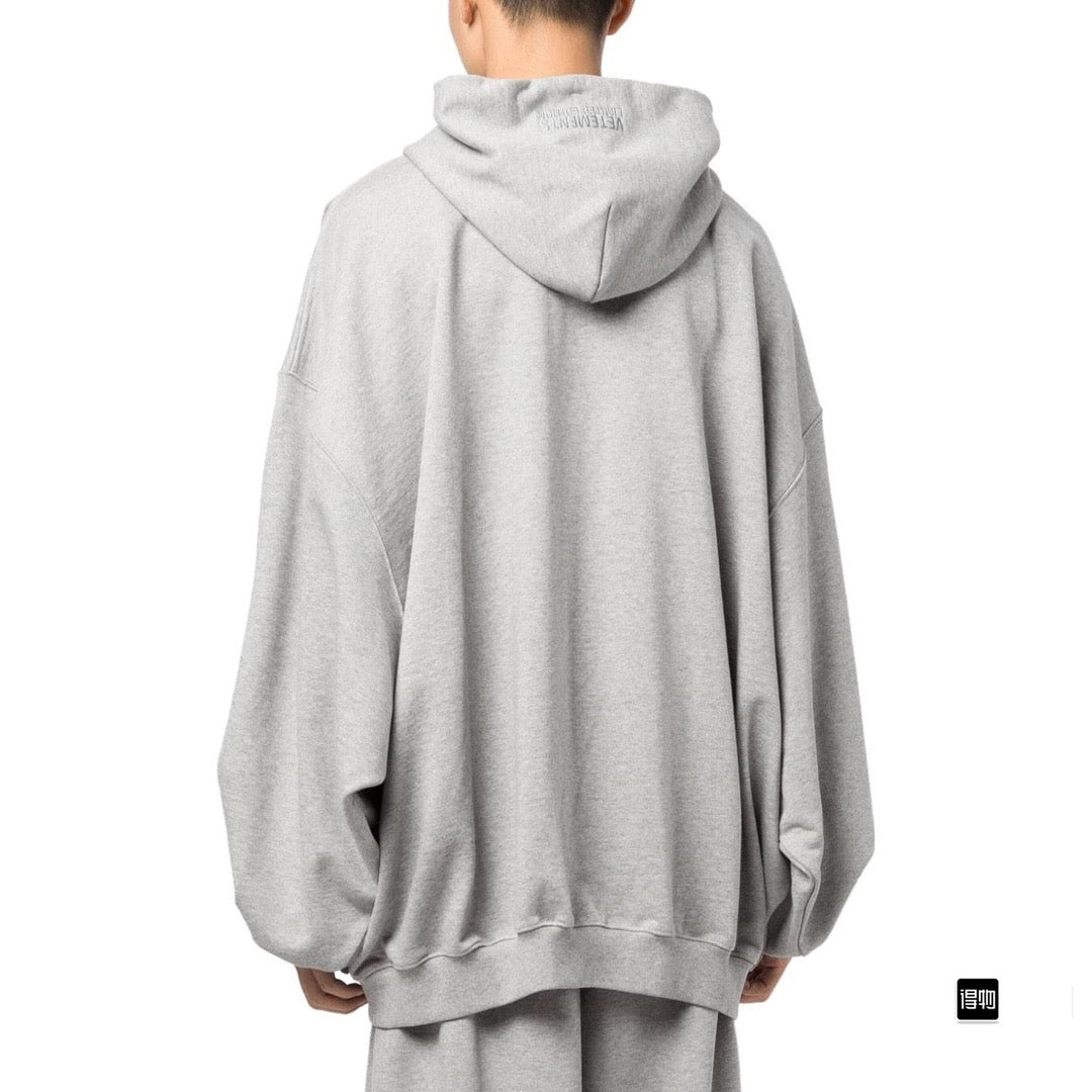 Schwarze und graue Jacke