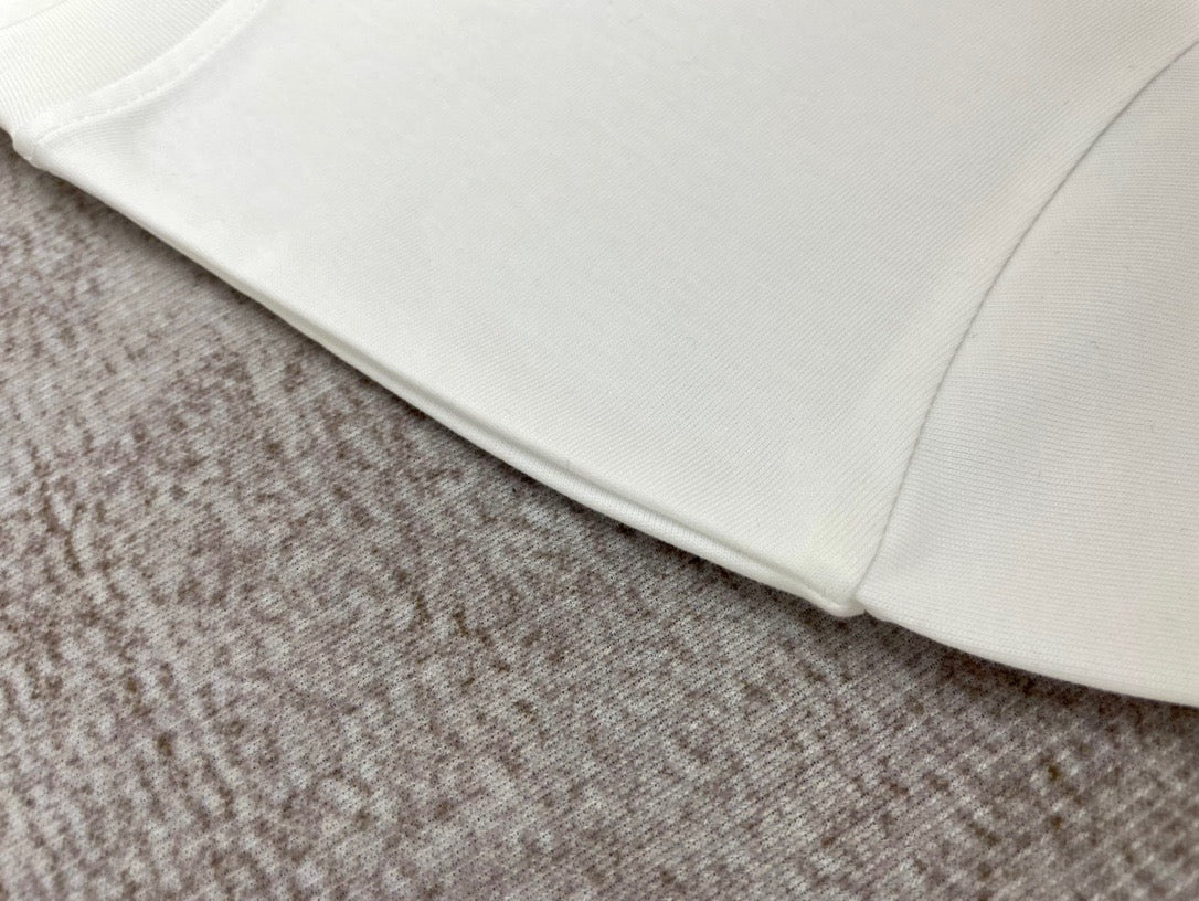 Camiseta en blanco y negro