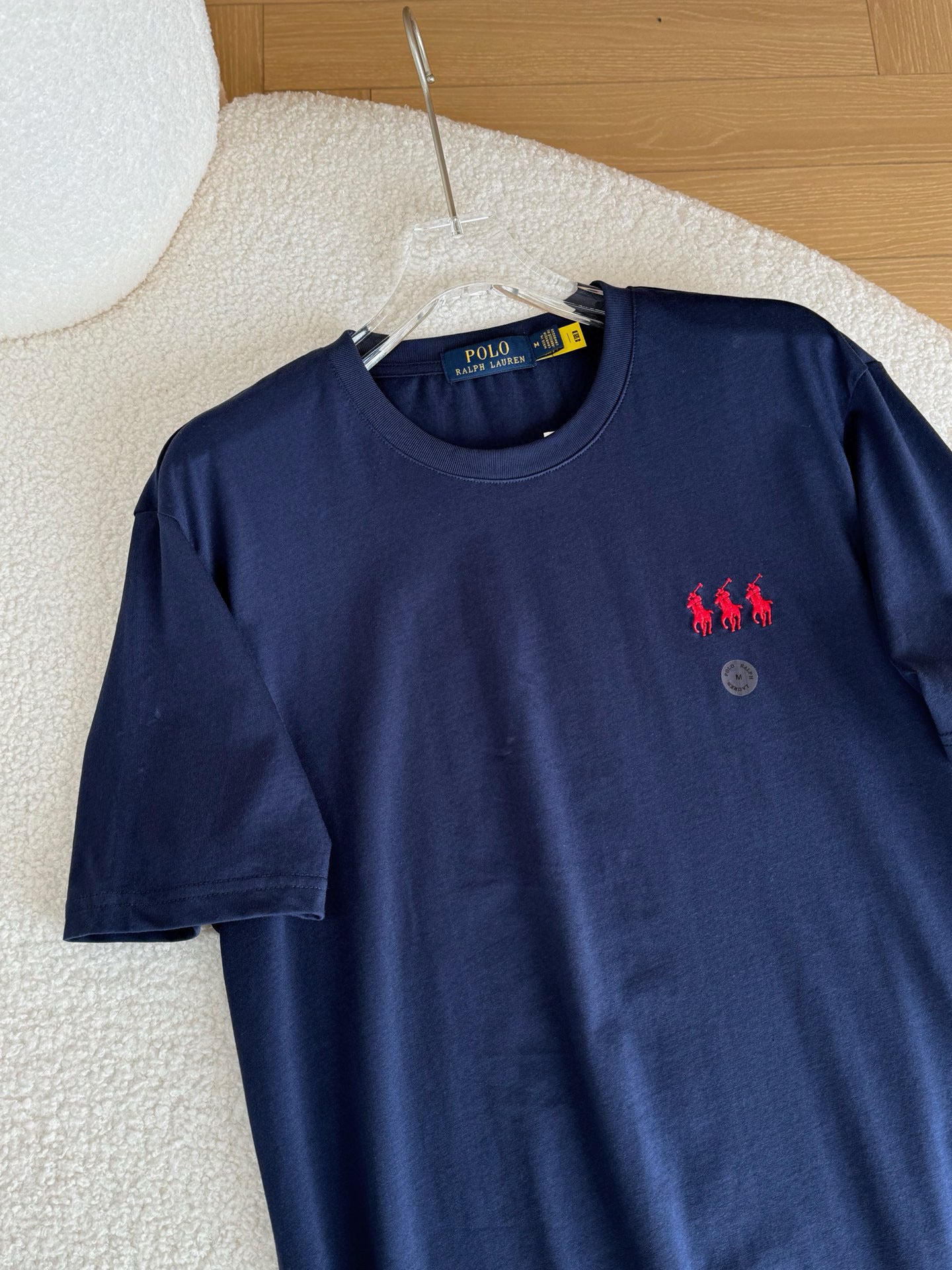 تي شيرت متعدد الألوان