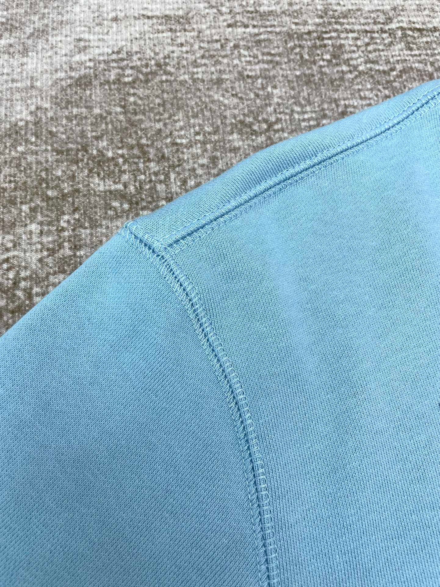 سويت شيرت أزرق سماوي