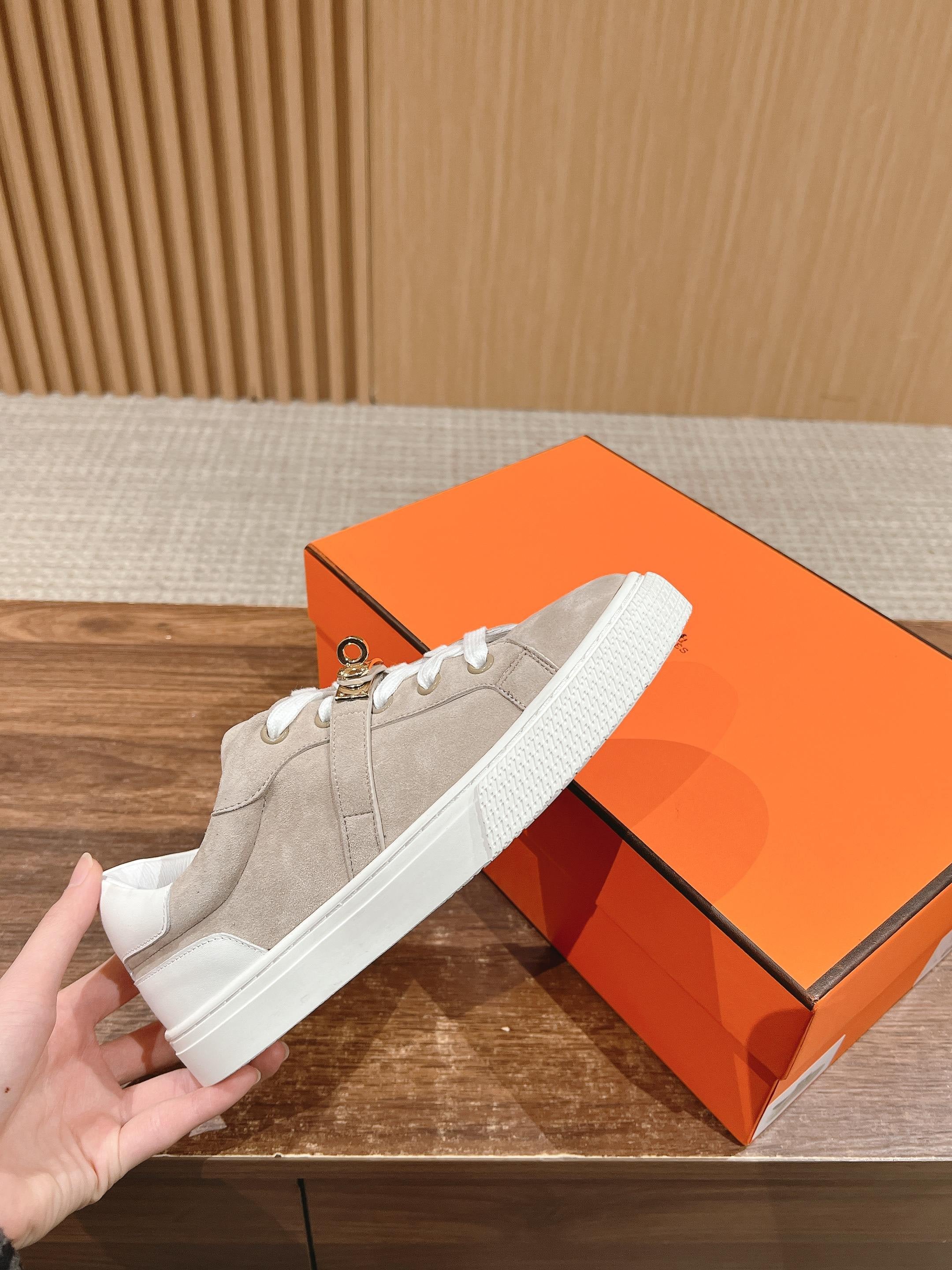 Mehrfarbige Schuhe