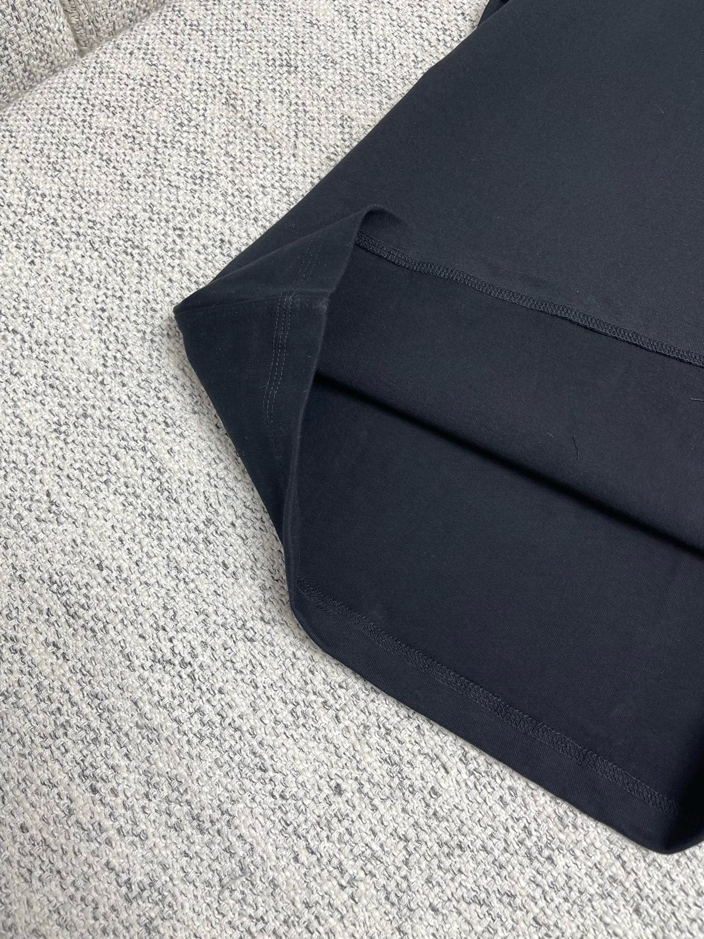 Mehrfarbiges T-Shirt