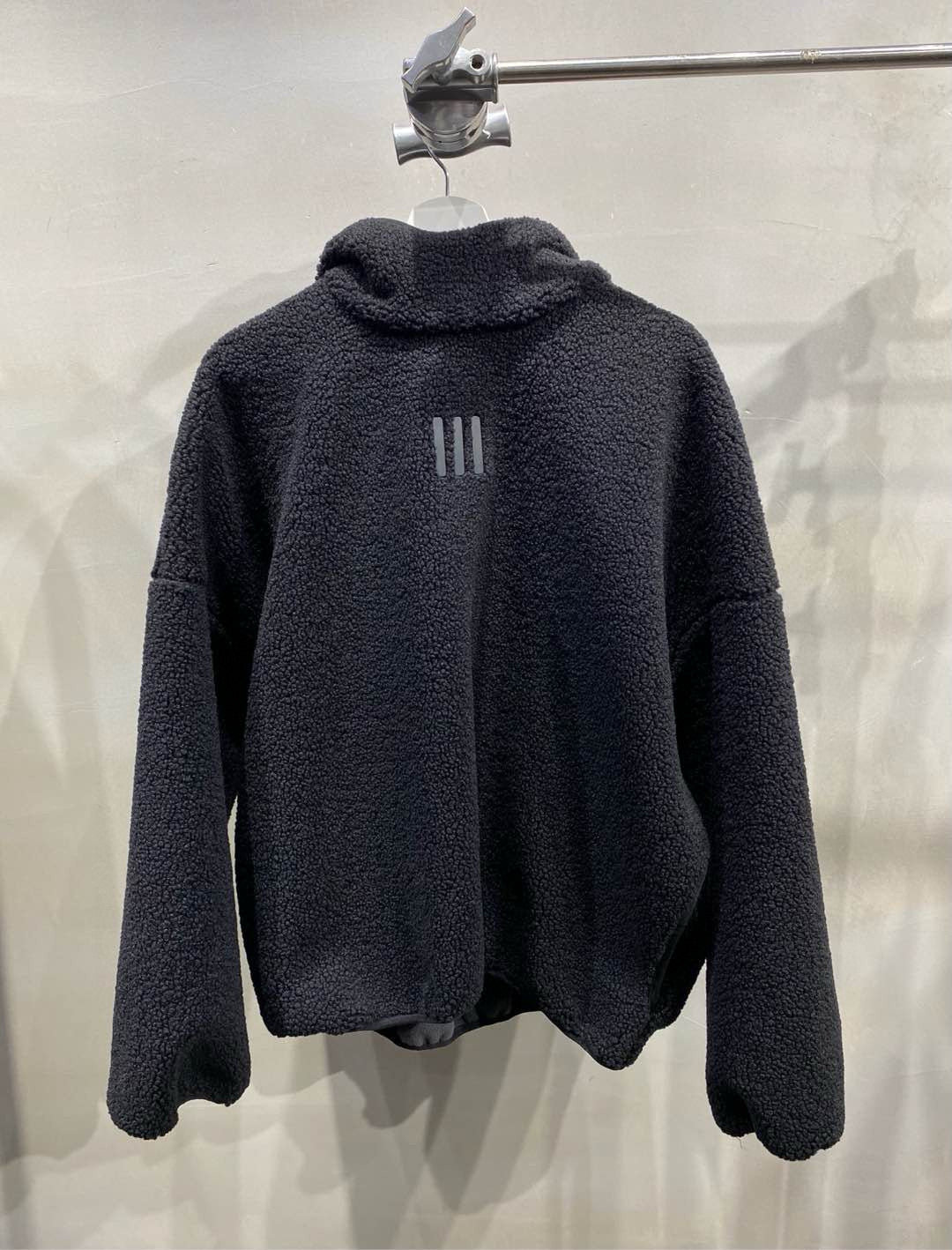 Schwarzer Hoodie