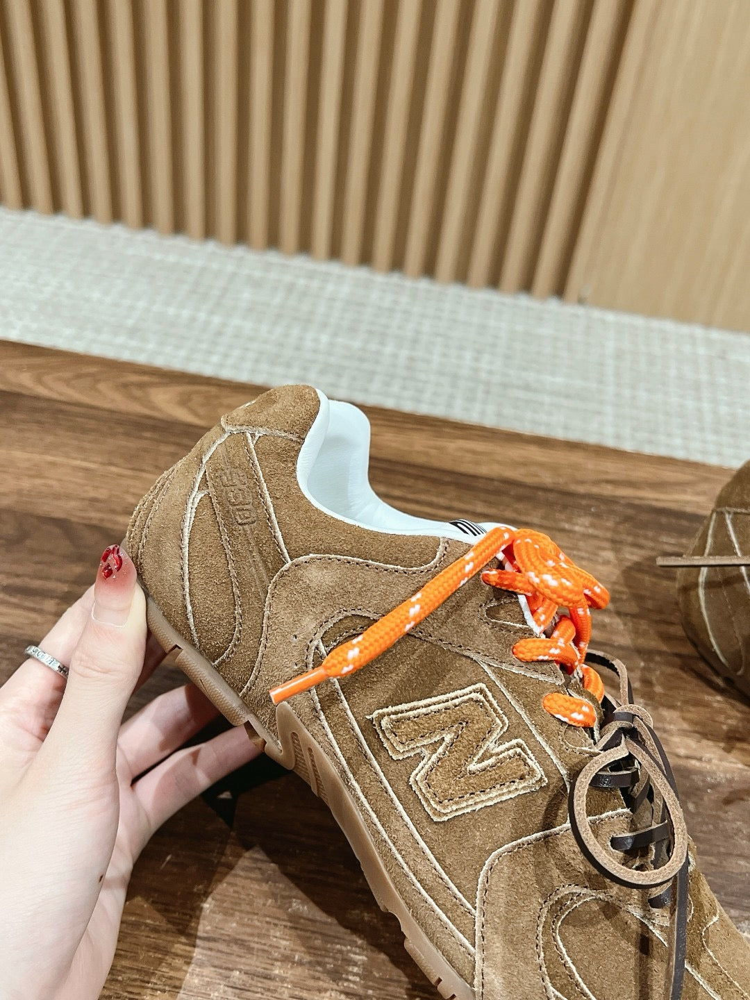 Mehrfarbige Schuhe