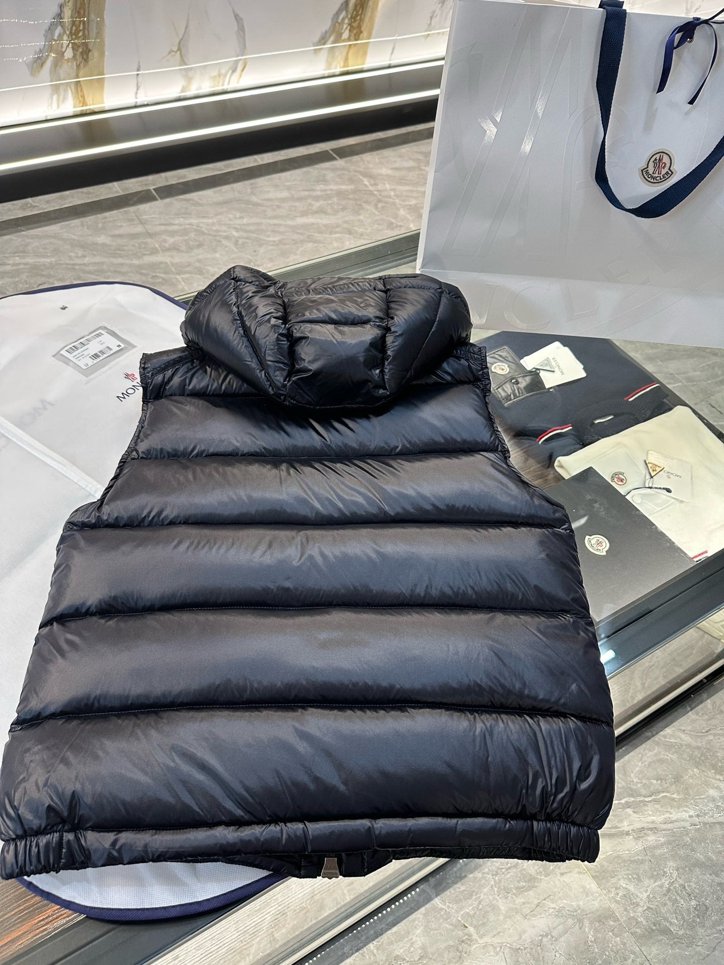 Black Vest - FashionHype.xyz