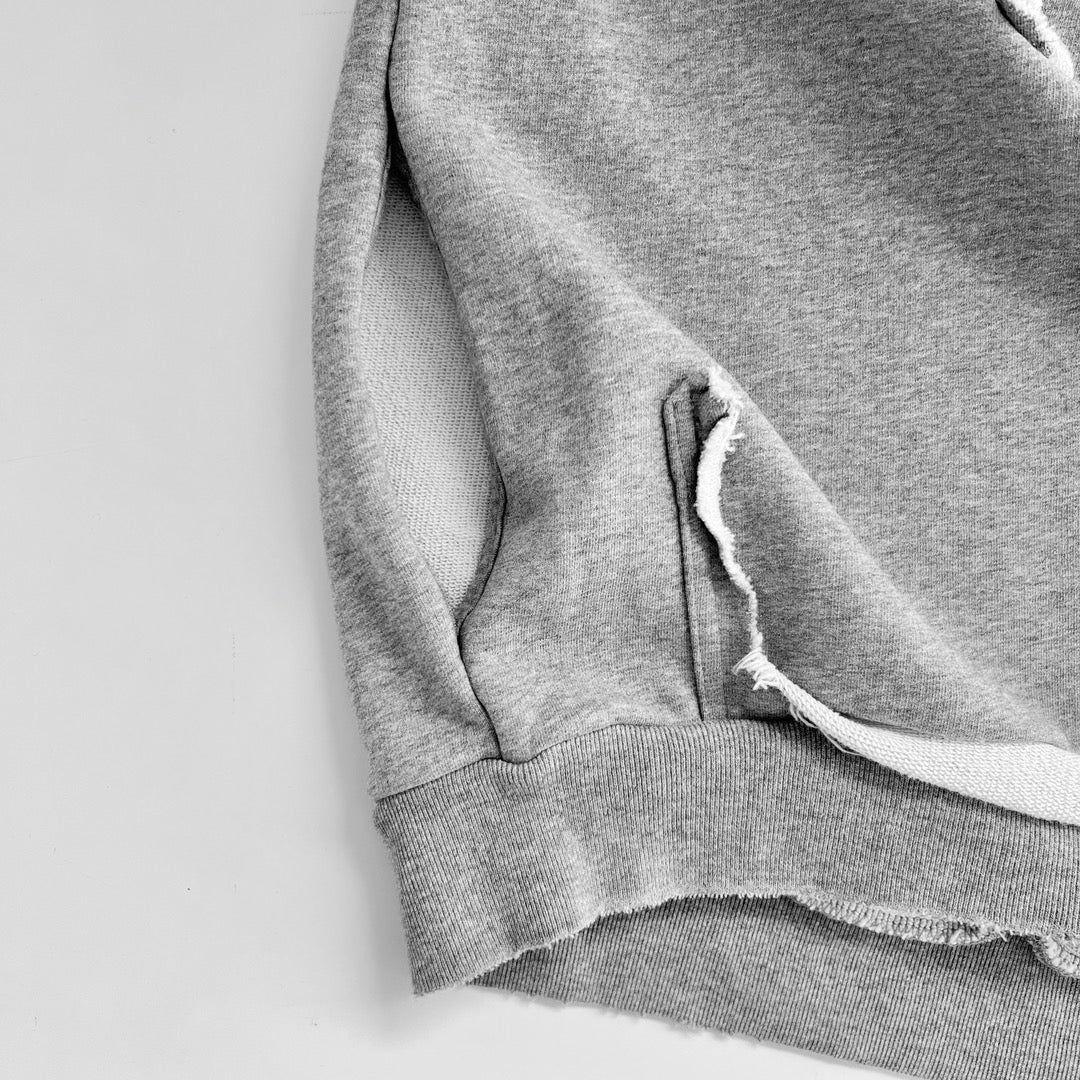 Sudadera con capucha gris