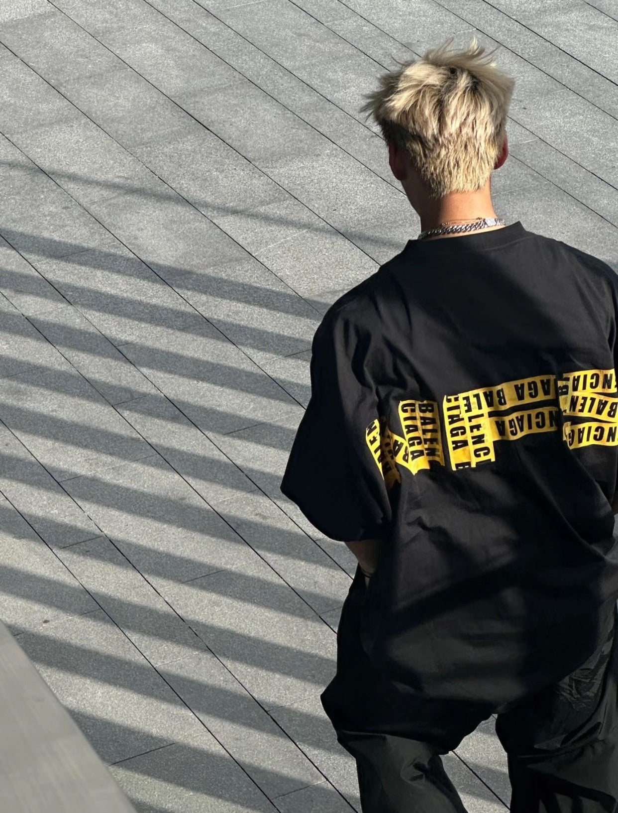Schwarz-weißes Trikot