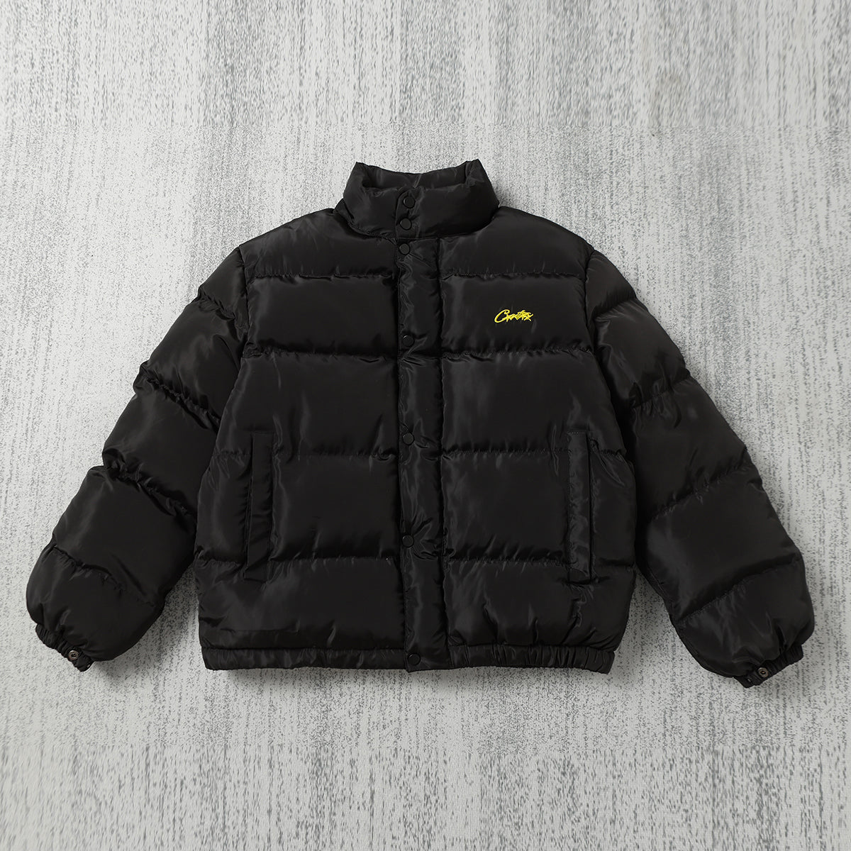 Schwarze und graue Jacke
