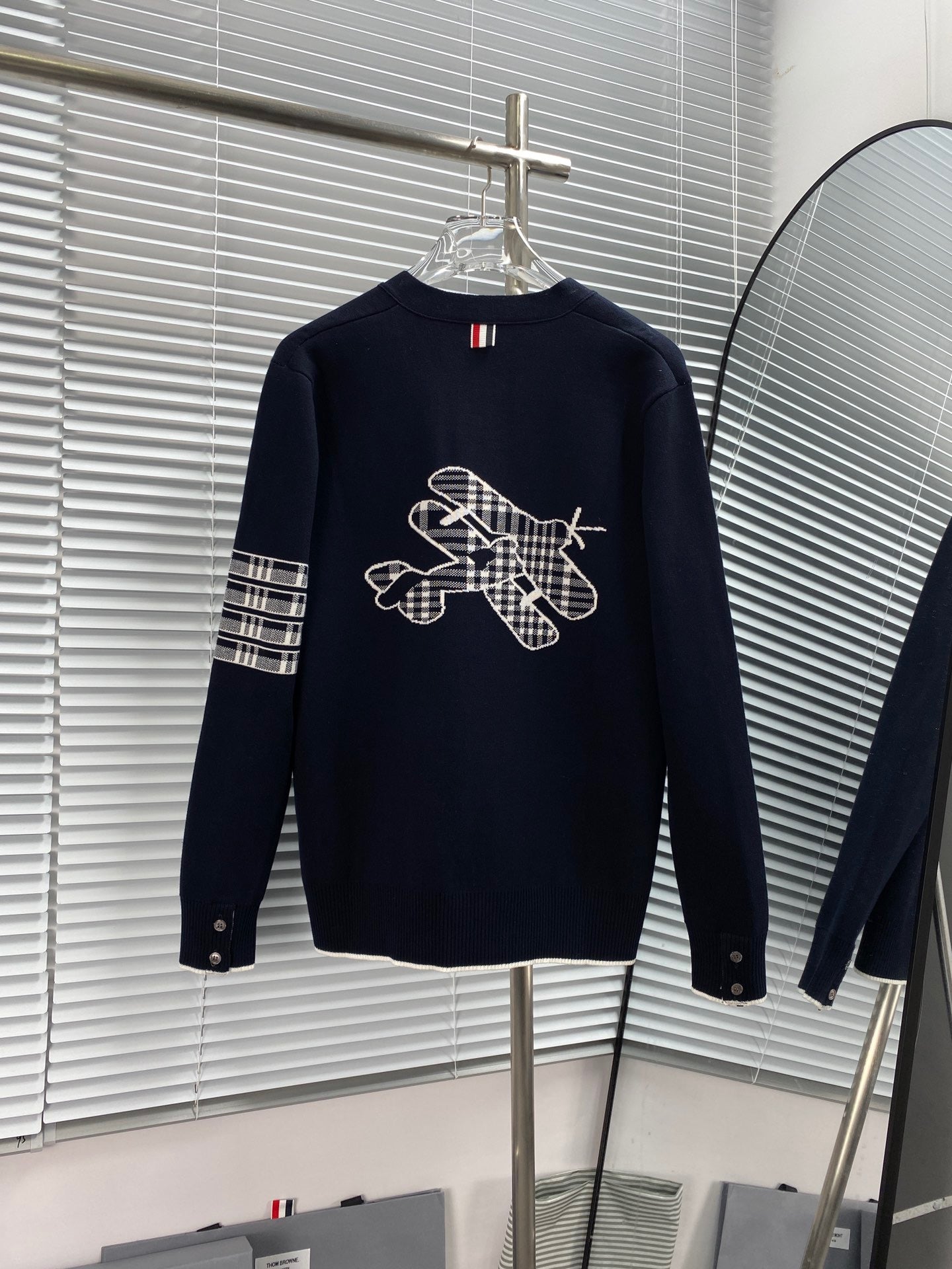 Chaqueta azul y gris