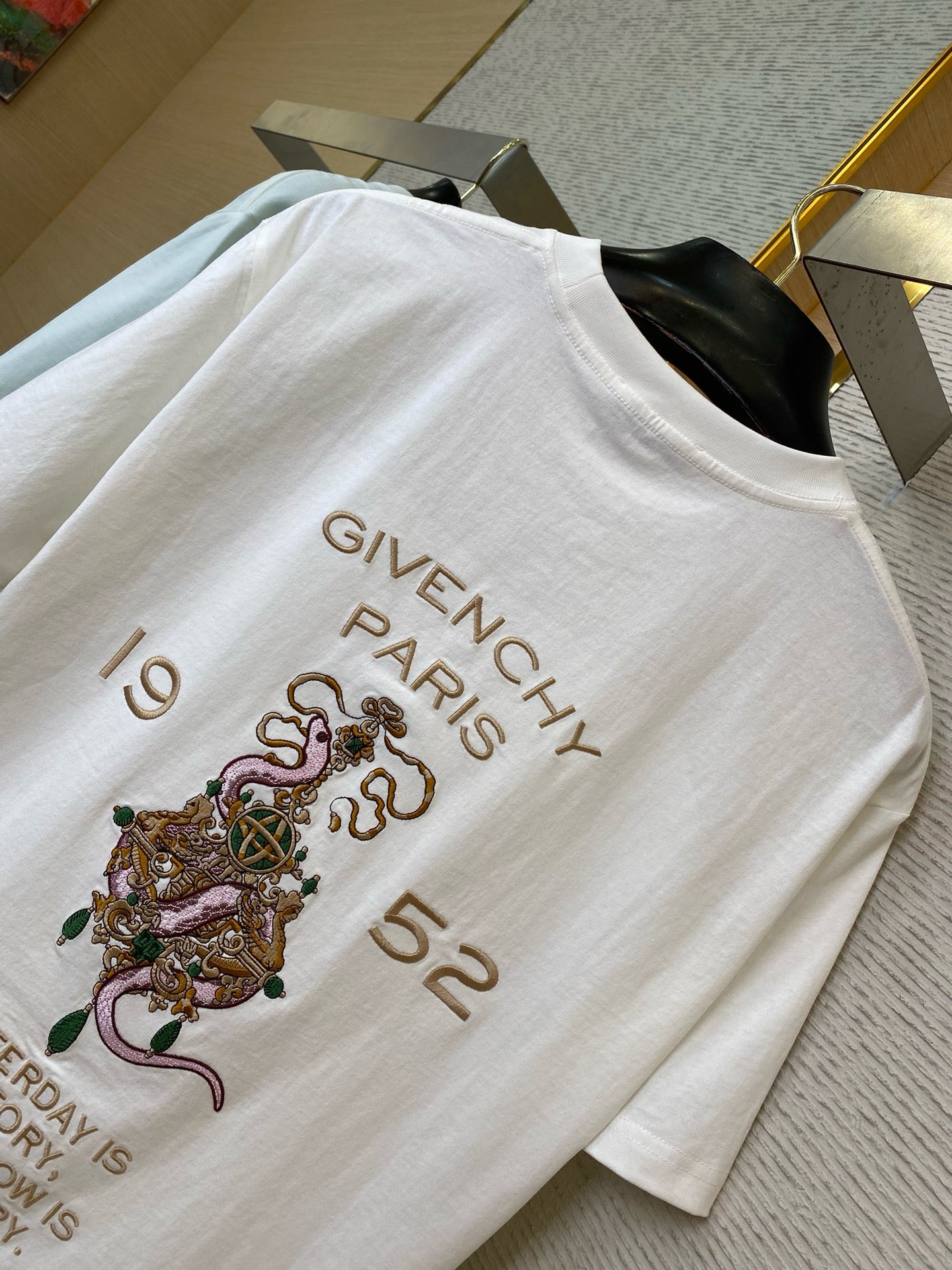 Weißes T-Shirt