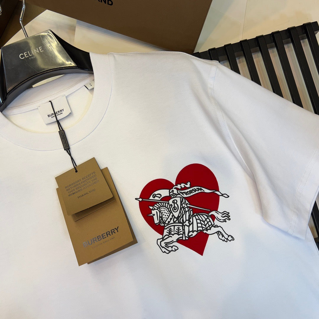 تي شيرت أبيض