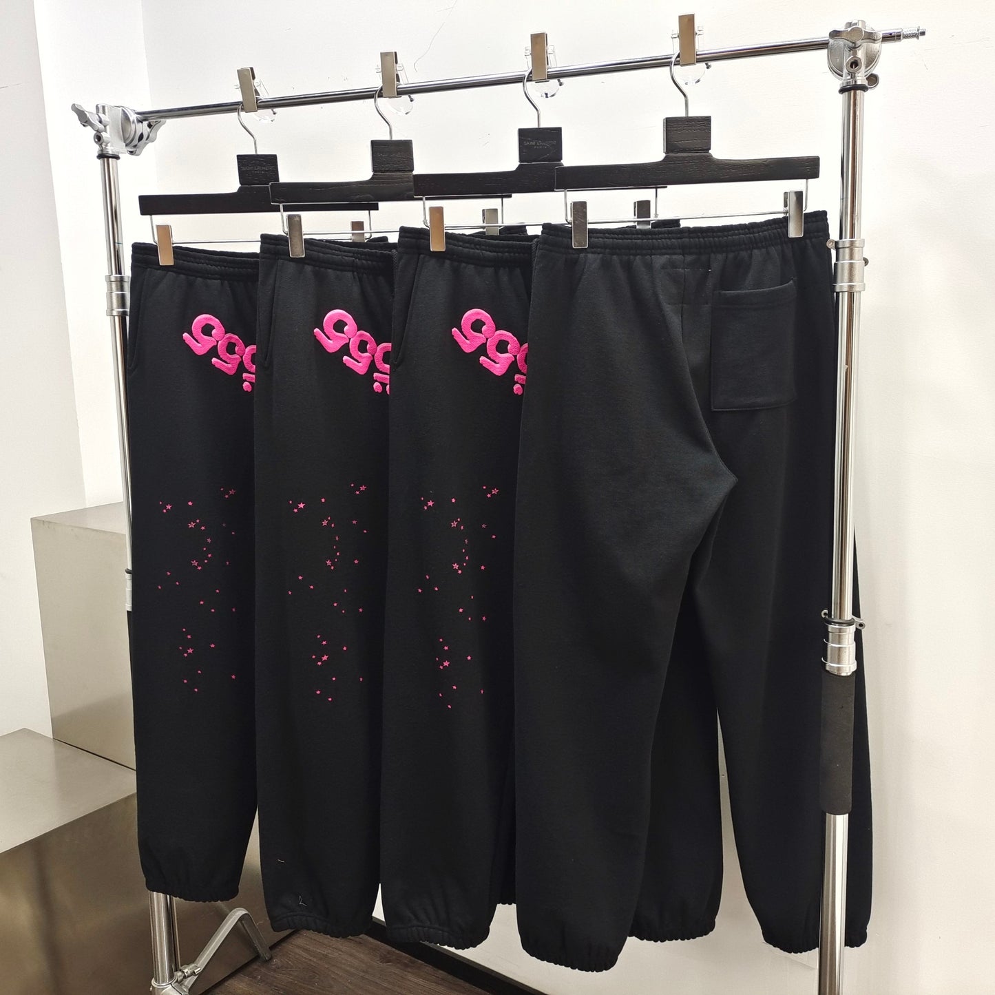 Schwarze Hosen