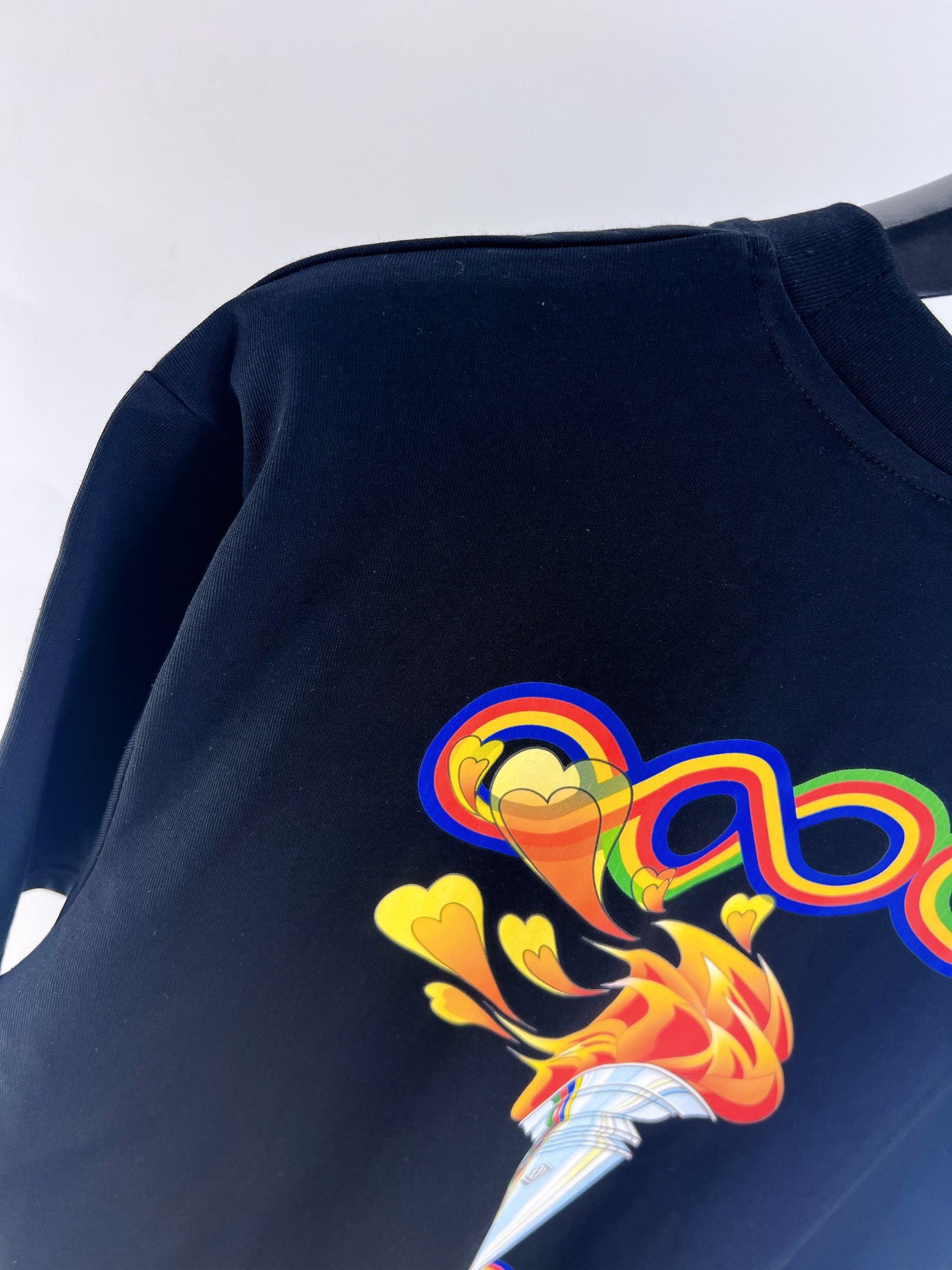 Blau-weißes T-Shirt