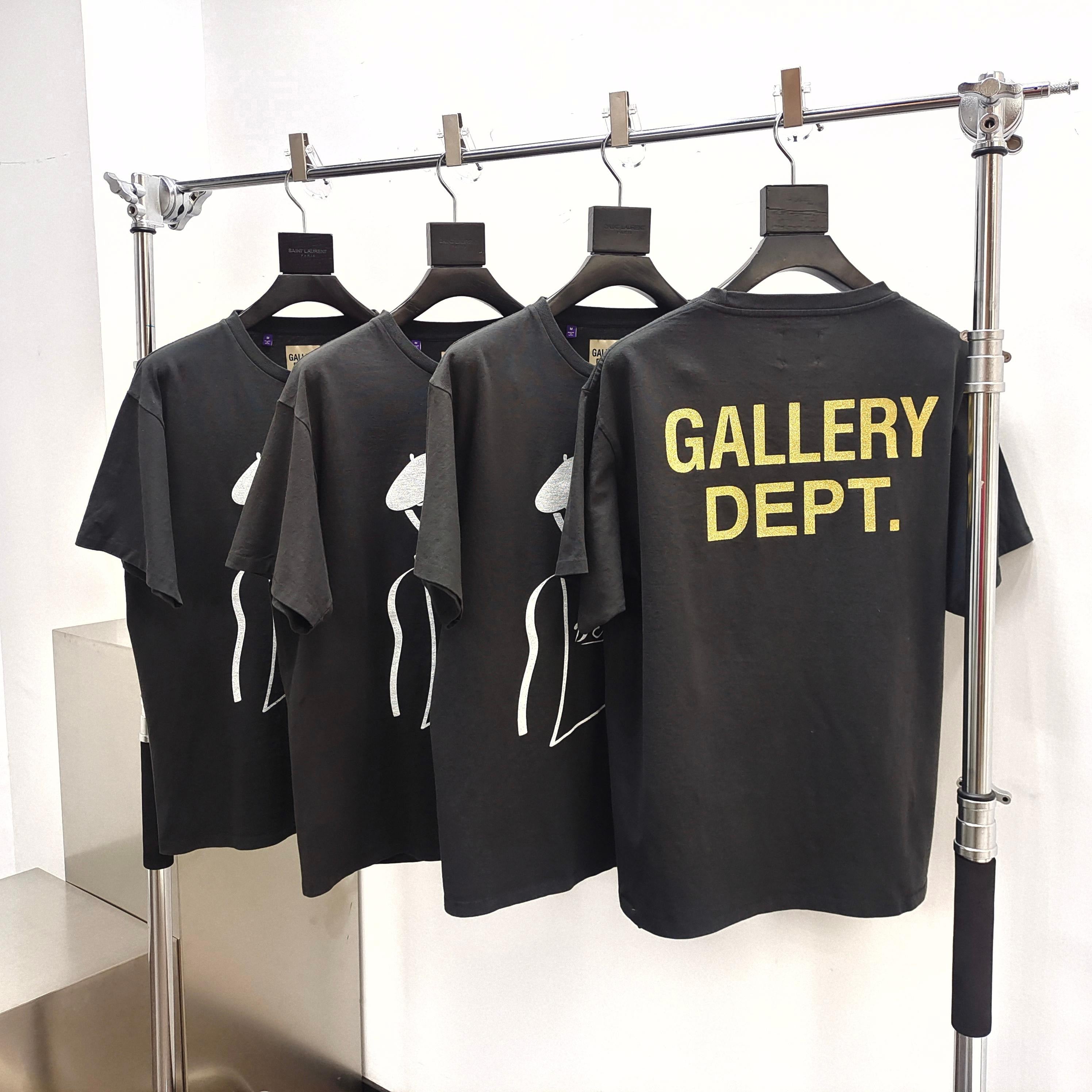 Schwarzes T-Shirt