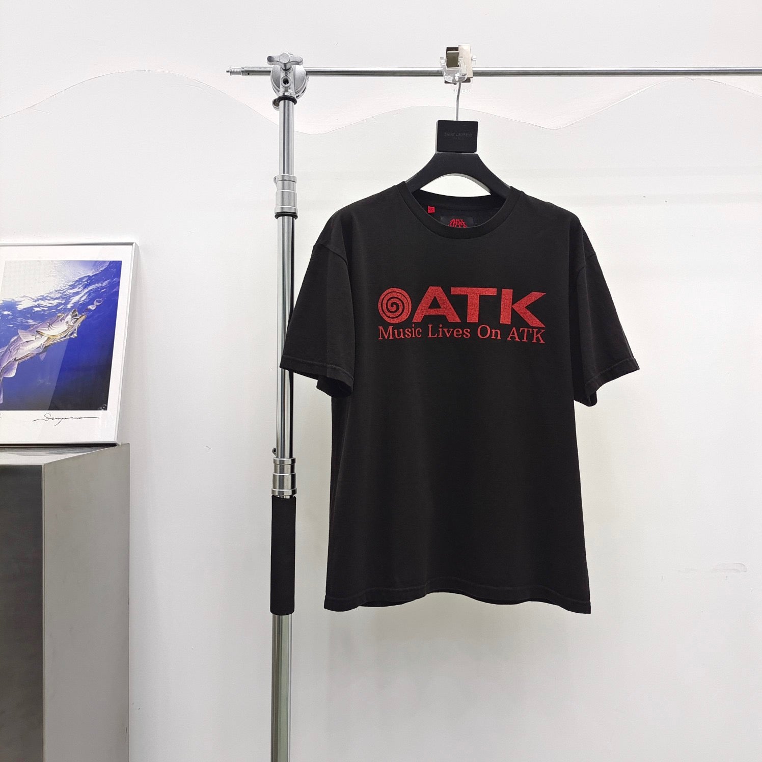 Black T-shirt - FashionHype.xyz