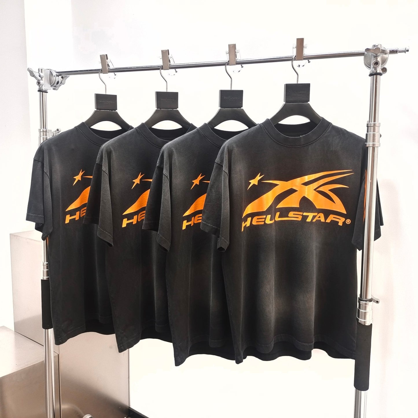 Dunkelschwarzes T-Shirt