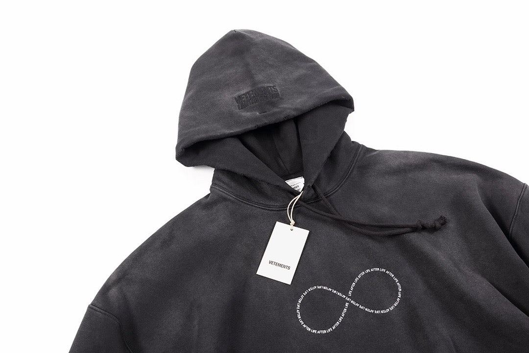 Schwarzer Hoodie