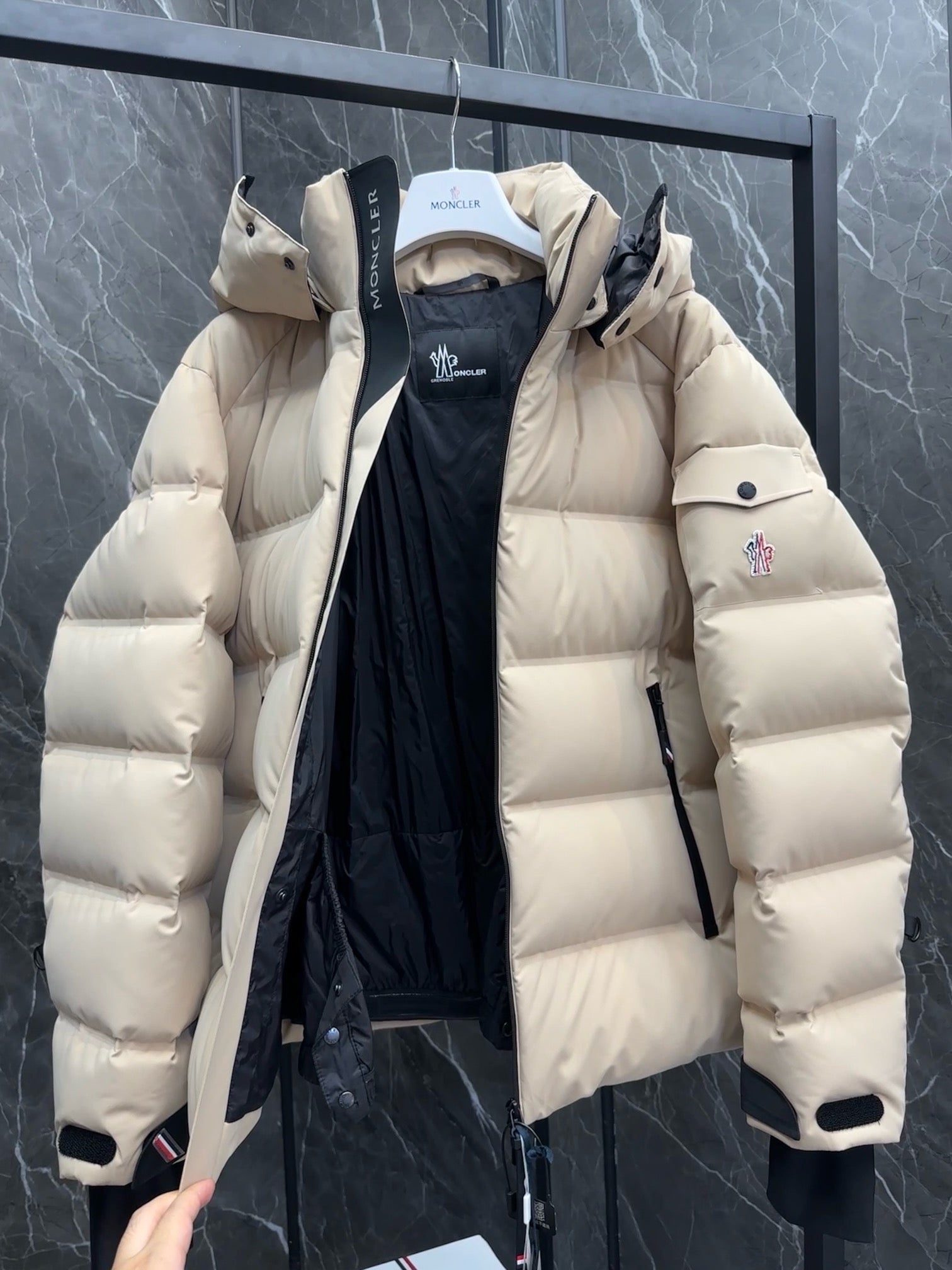 Schwarze Jacke - Größen 4,5