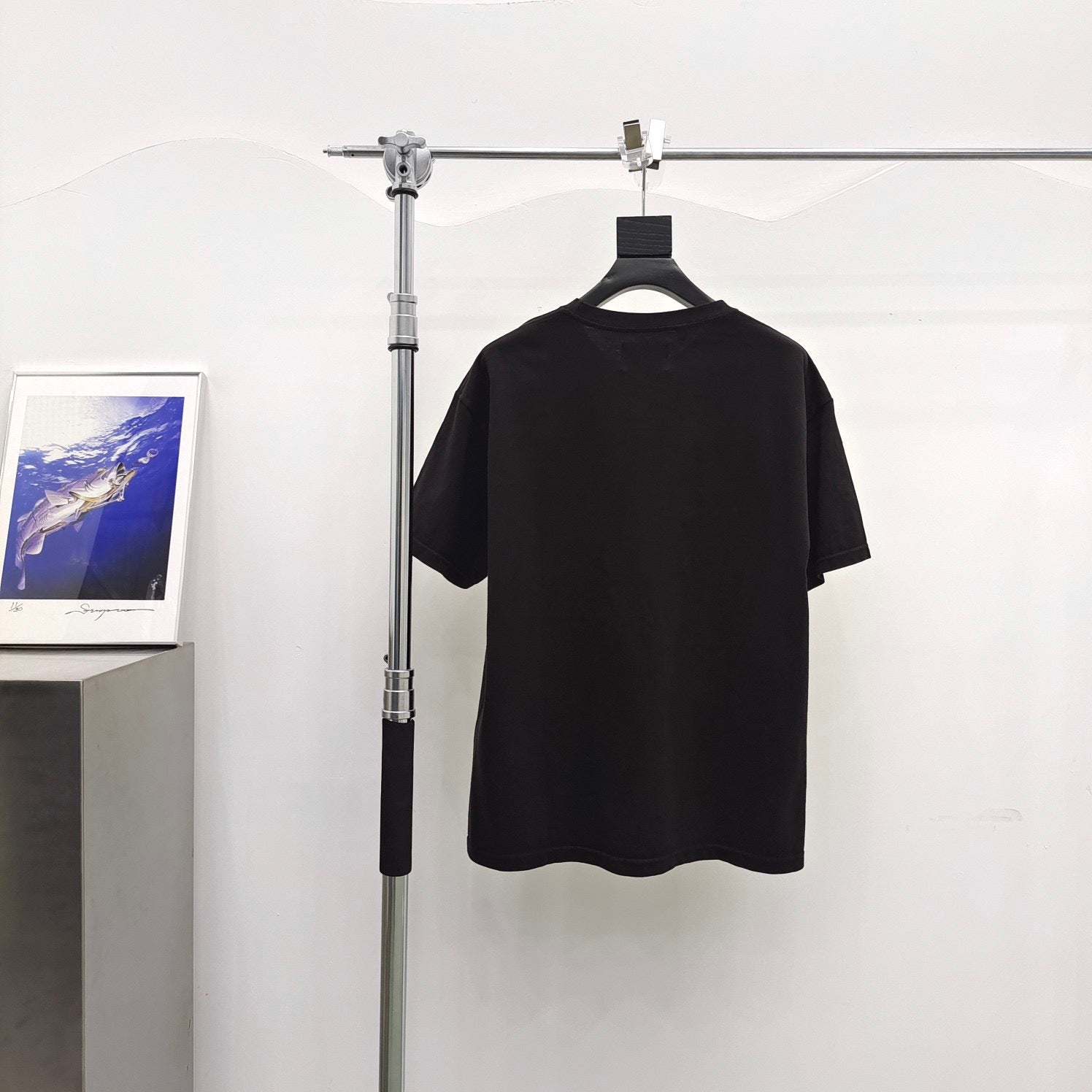 Black T-shirt - FashionHype.xyz