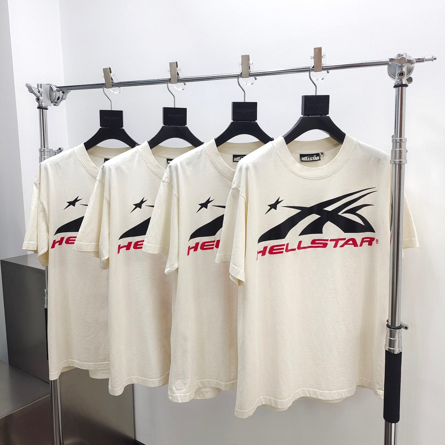 weißes T-Shirt