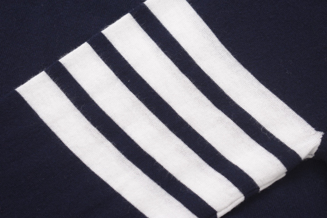 Schwarze, marineblaue, graue und dunkelgraue Jacke