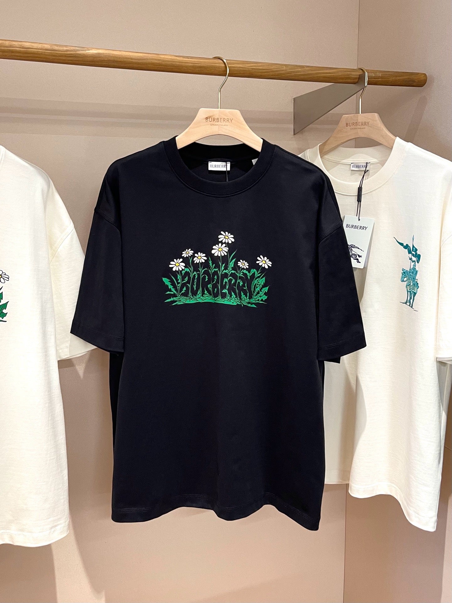 Camiseta en blanco y negro