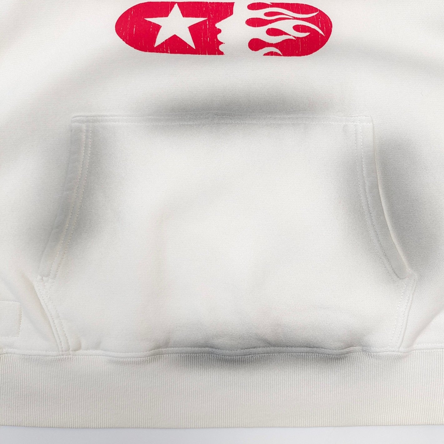 Dunkelweißer Hoodie