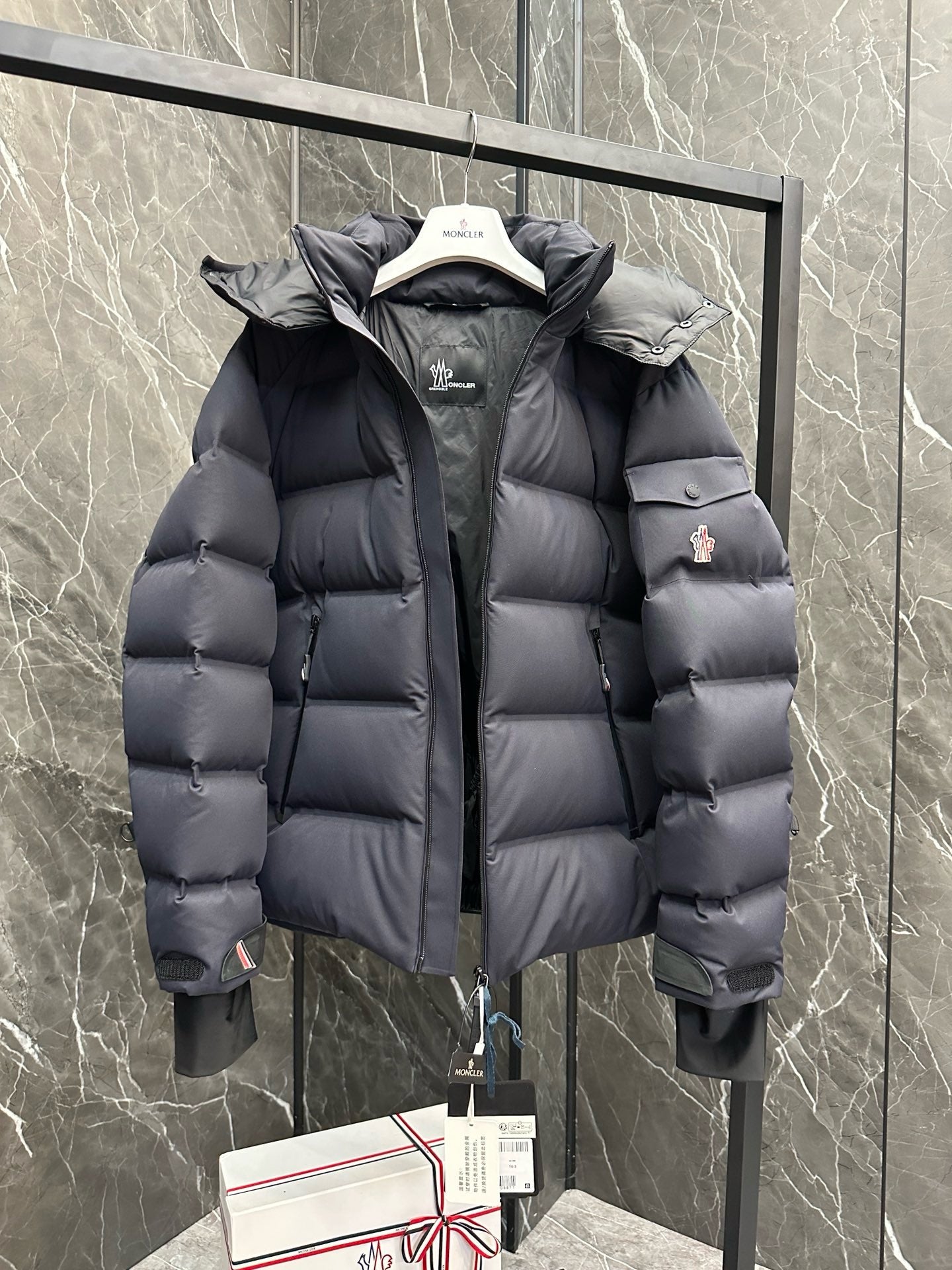 Schwarze Jacke - Größen 4,5