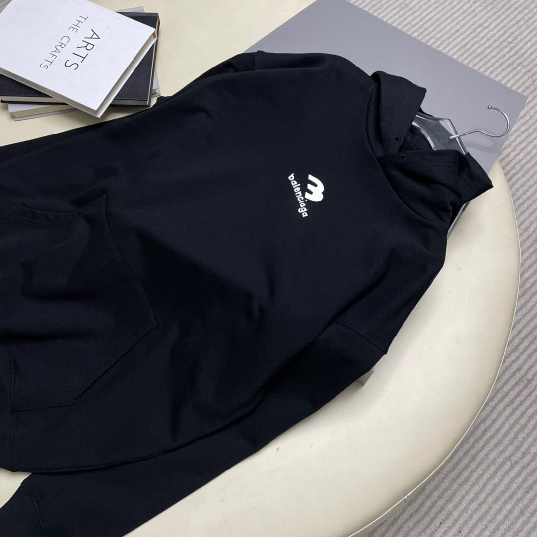 Schwarzer Hoodie