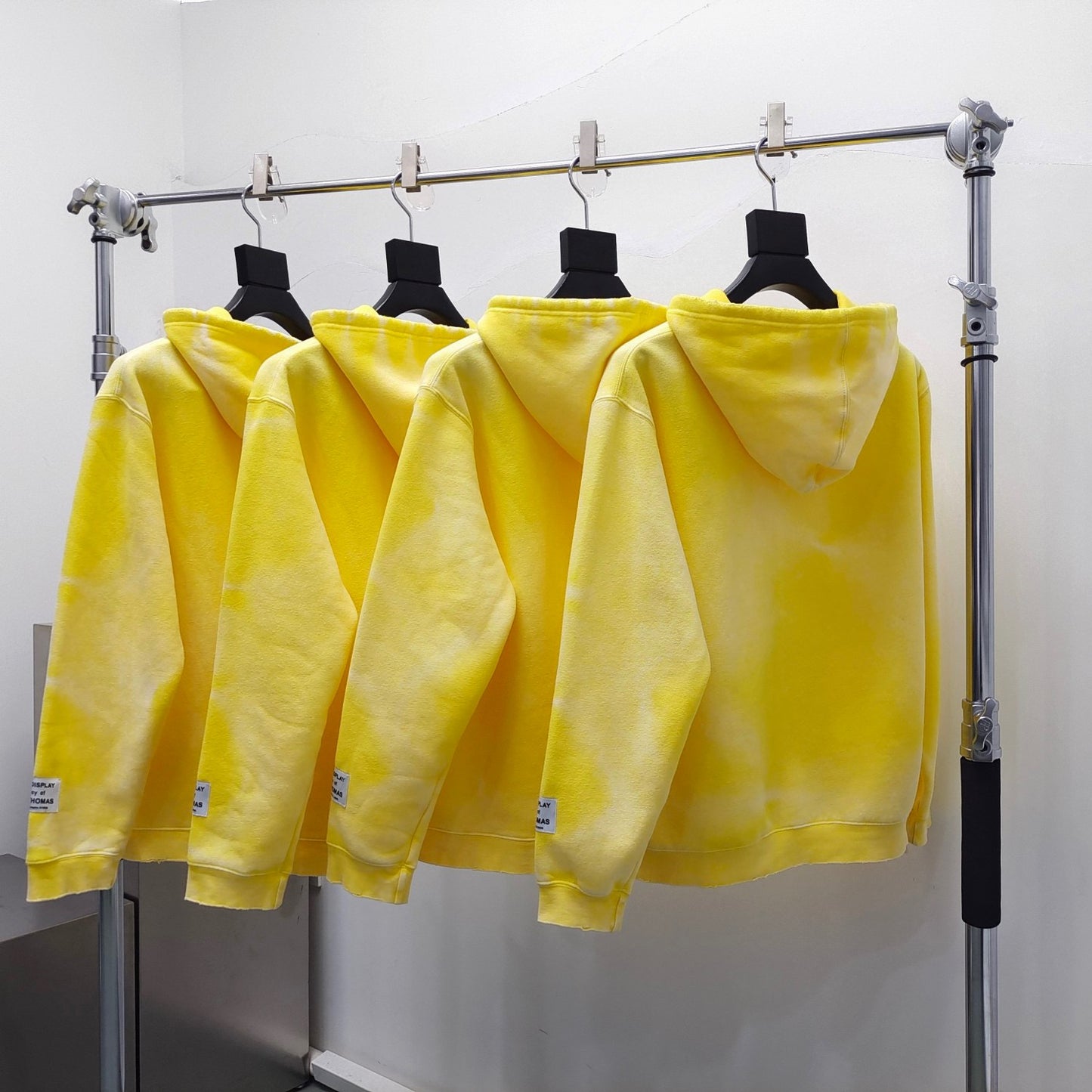 هودي أصفر ووردي