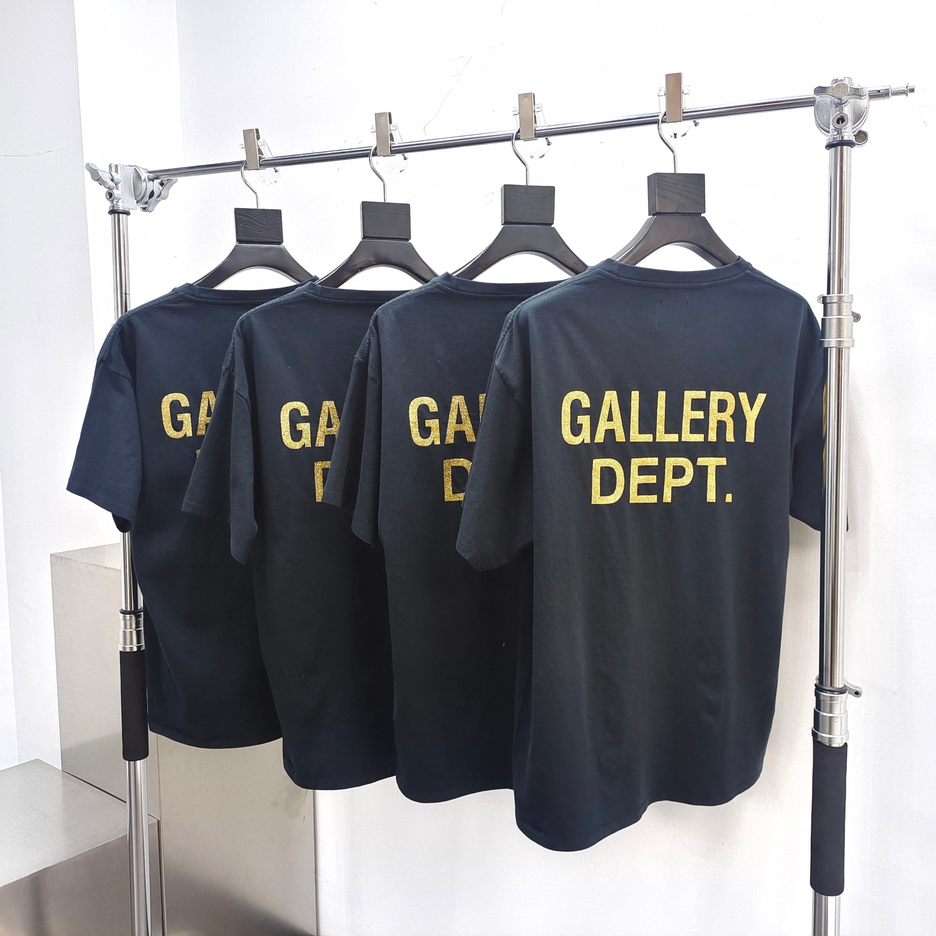 Schwarzes T-Shirt