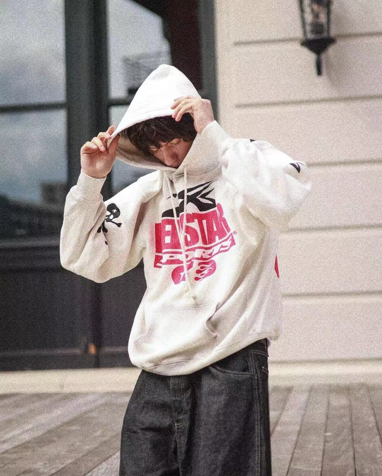 Dunkelweißer Hoodie