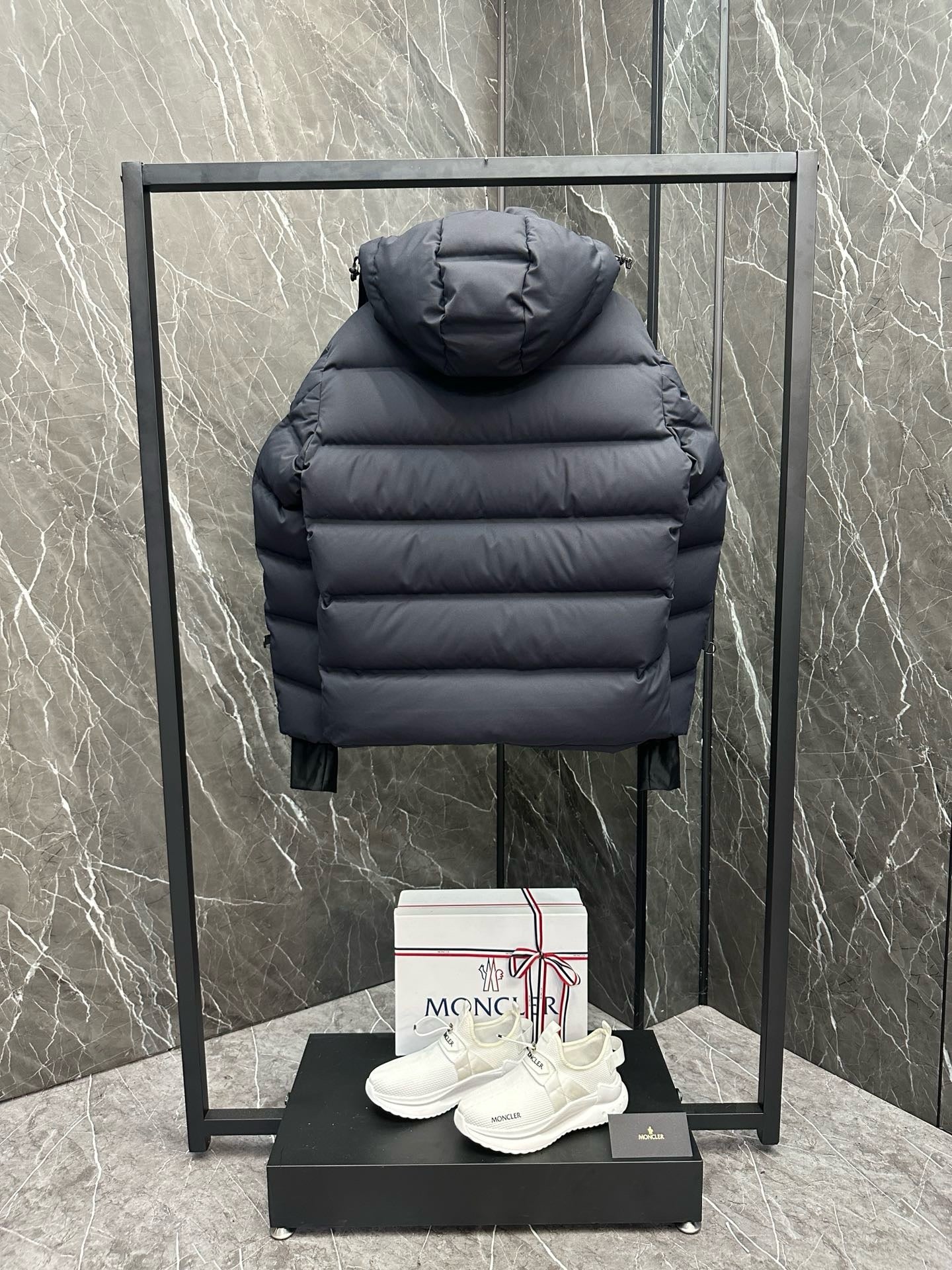 Schwarze Jacke - Größen 4,5