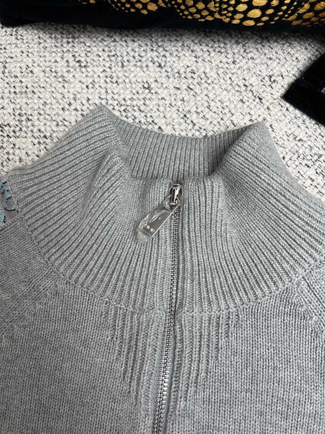 Graue Jacke