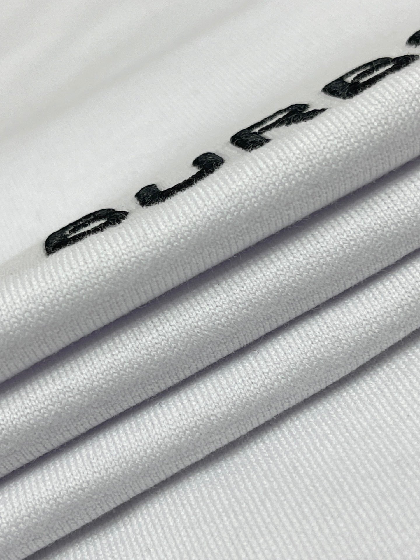 Black and White T-shirt - FashionHype.xyz